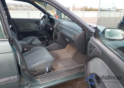 1995 Subaru Legacy L/Outback из США, поврежденный, VIN 4S3BK6358S6357567